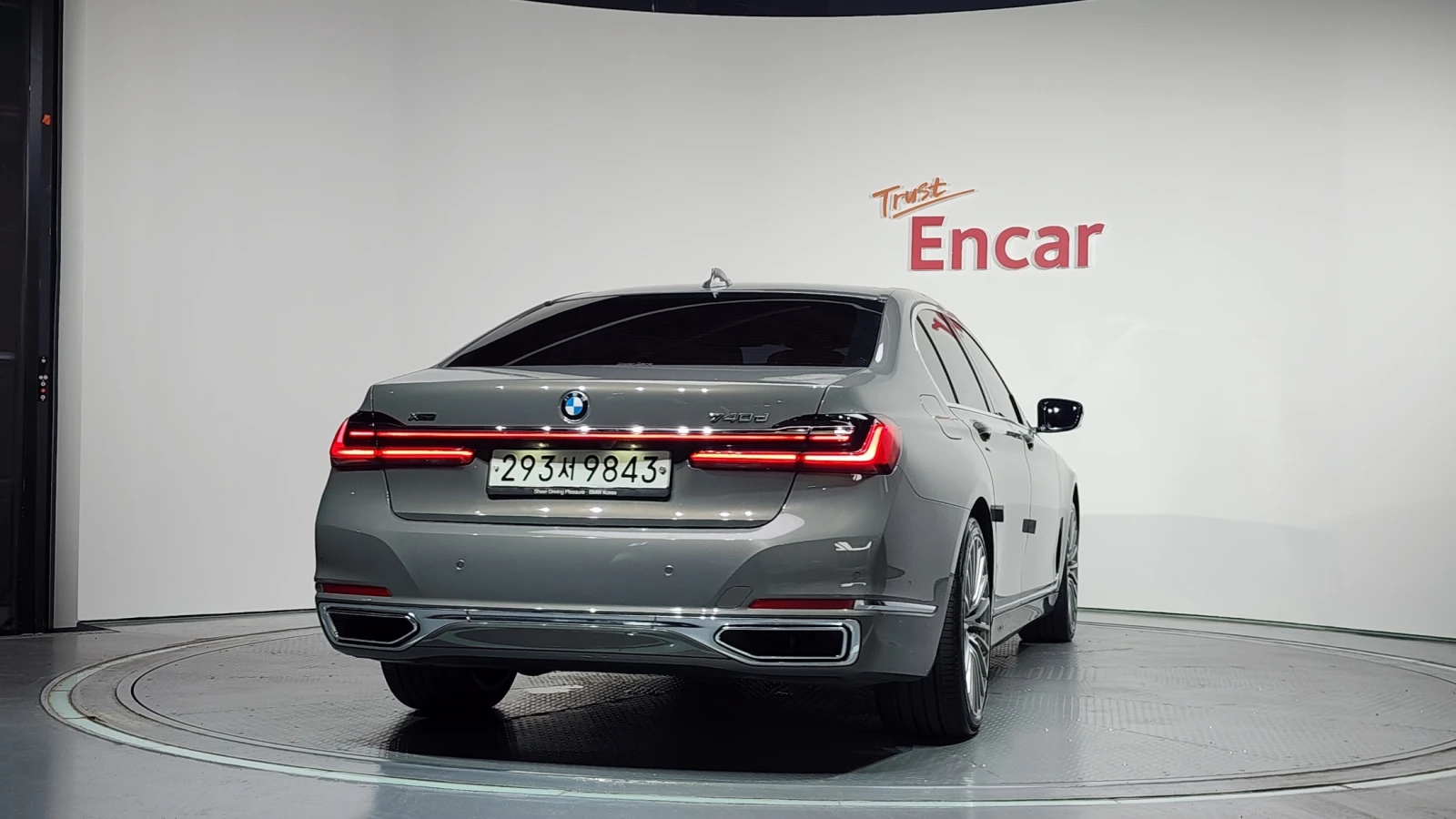 BMW 740 XDRIVE/ДИСТРОНИК/360/ШИБИДАХ/ОБДУХВАНЕ, снимка 3 - Автомобили и джипове - 55446745