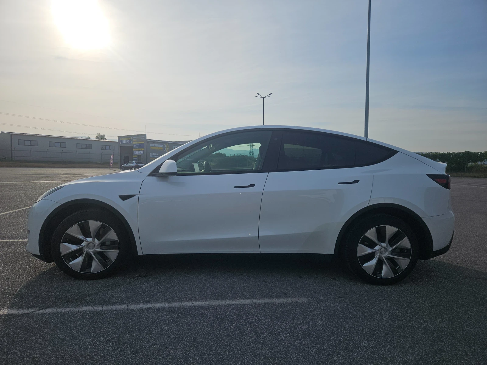 Tesla Model Y, снимка 2 - Автомобили и джипове - 55715122