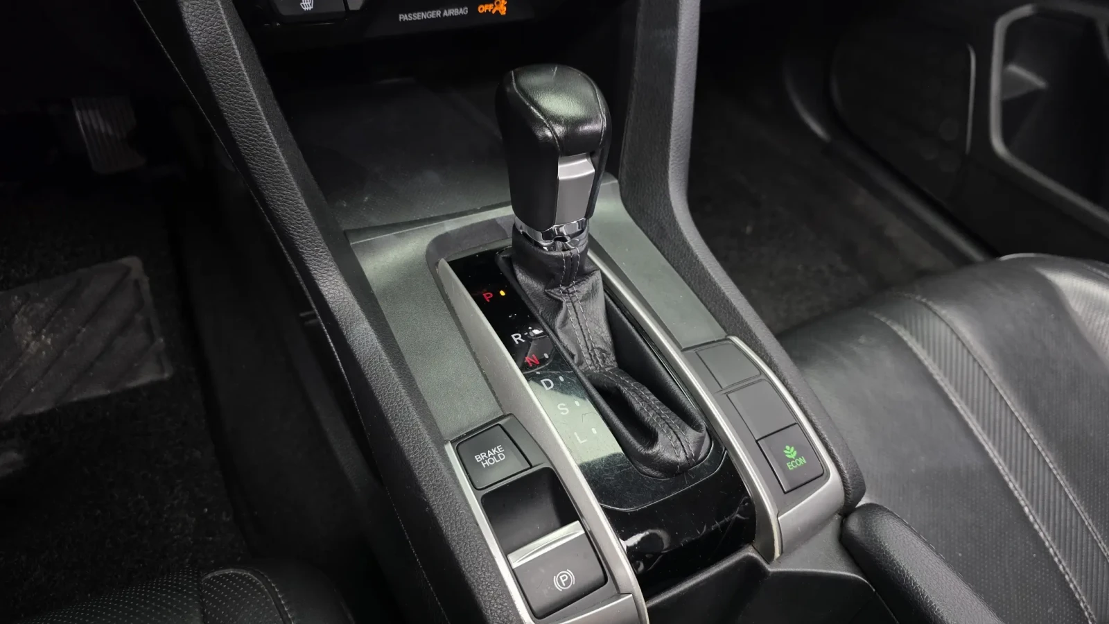 Honda Civic 2.0 10TH GEN| КОЖА| КАМЕРА| KEYLESS, снимка 10 - Автомобили и джипове - 55836621