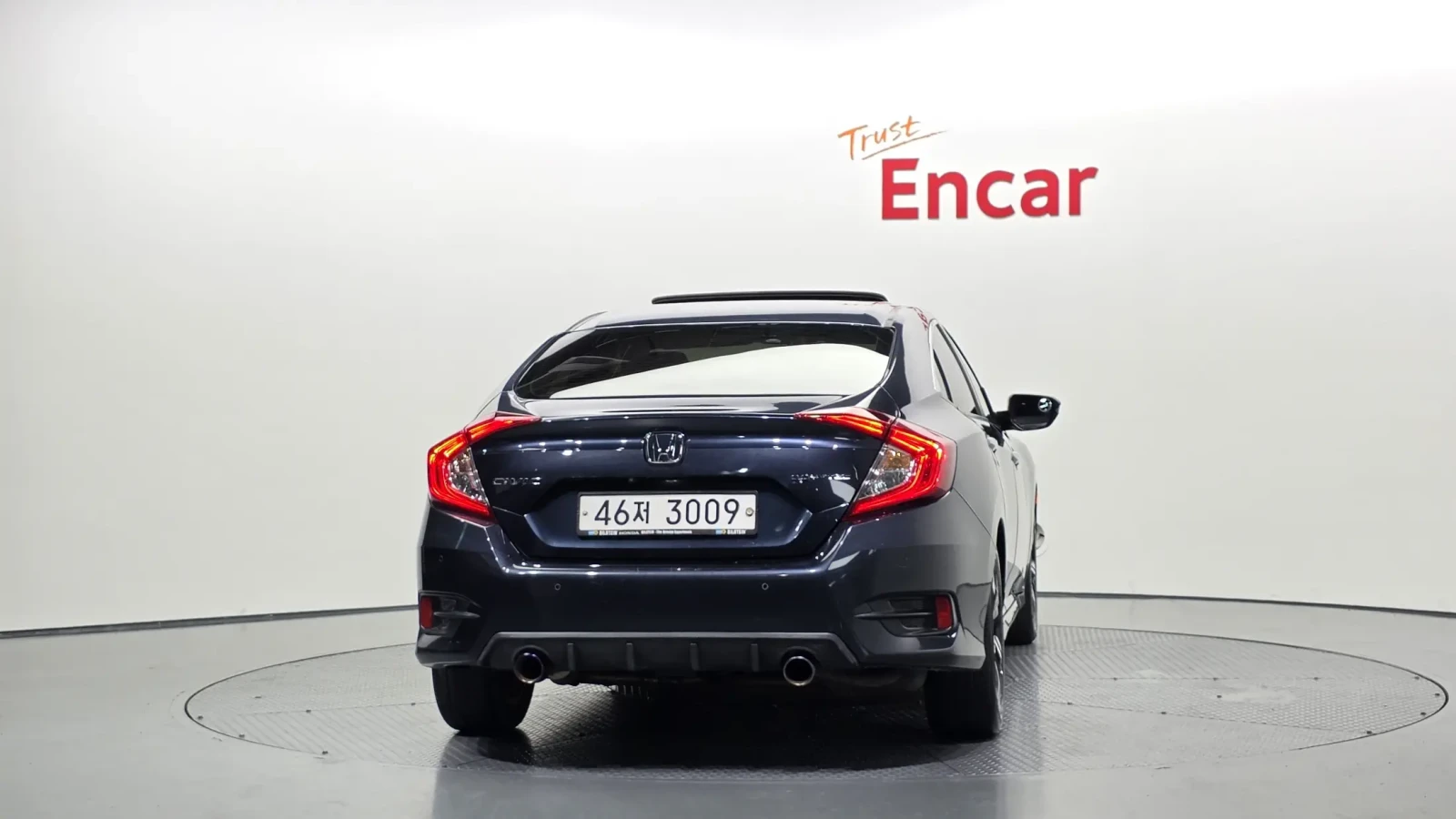 Honda Civic 2.0 10TH GEN| КОЖА| КАМЕРА| KEYLESS, снимка 3 - Автомобили и джипове - 55836621
