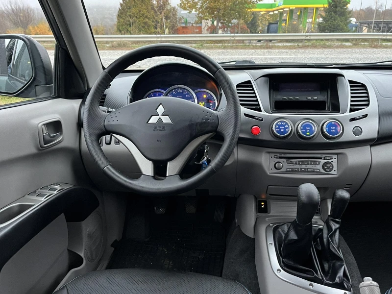 Mitsubishi L200 2.5TDI 167кс 4Х4, БЪРЗИ, БАВНИ И БЛОКАЖ КЛИМАТИК, снимка 12 - Автомобили и джипове - 47945316