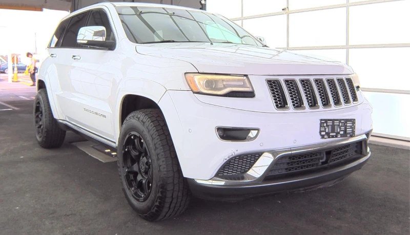 Jeep Grand cherokee SUMMIT* * 8ZF* AWD* Distronic* Harman* Обдух* Пано, снимка 3 - Автомобили и джипове - 49480072