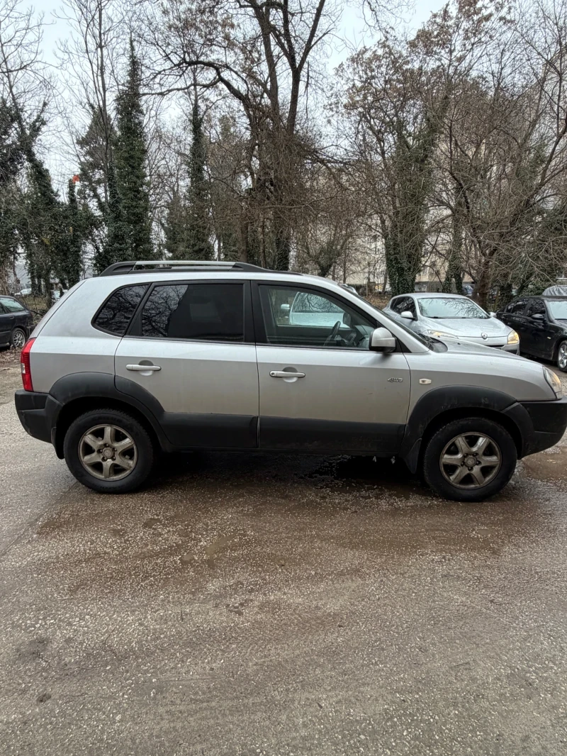 Hyundai Tucson, снимка 3 - Автомобили и джипове - 53222164