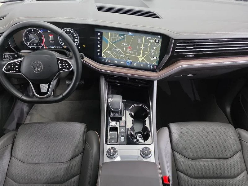 VW Touareg 3.0 TDI Prestige, снимка 7 - Автомобили и джипове - 56087649