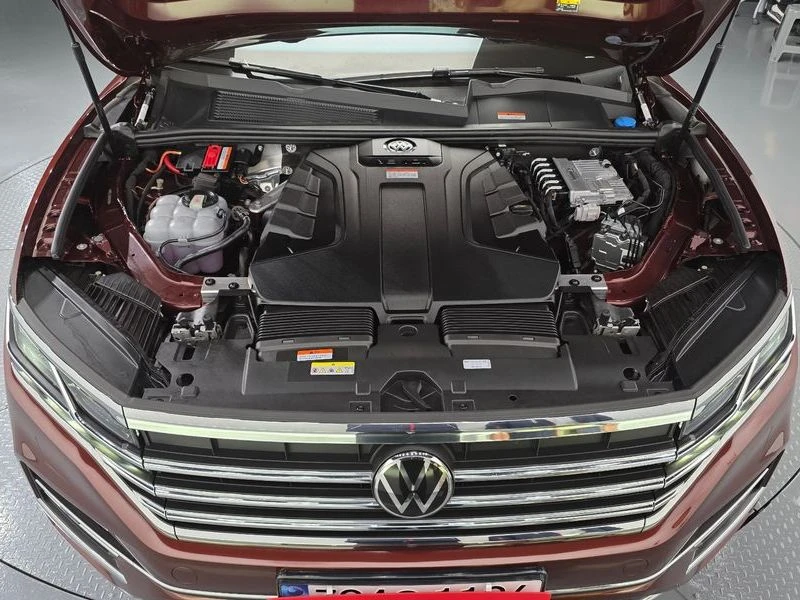 VW Touareg 3.0 TDI Prestige, снимка 6 - Автомобили и джипове - 56087649