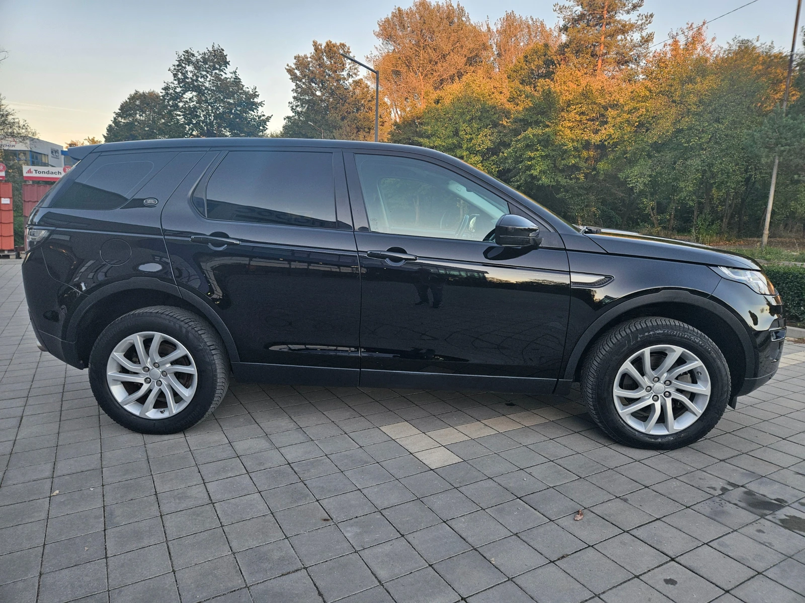 Land Rover Discovery 2.0 перфектен  - изображение 3