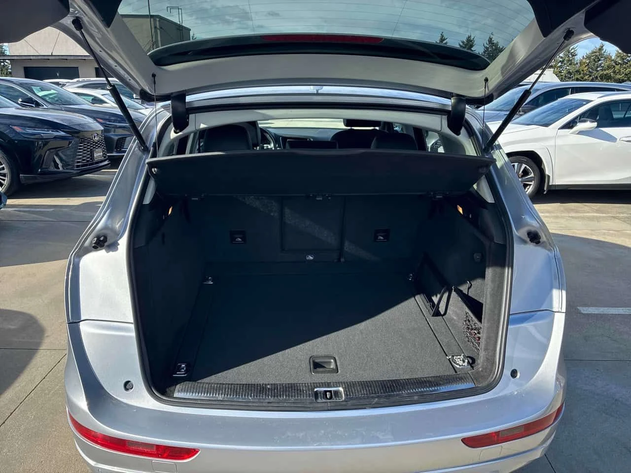 Audi Q5 * 2.0T Technik * 2 �����* KEYLESS* ����* �������*  | Mobile.bg � ����������� 11