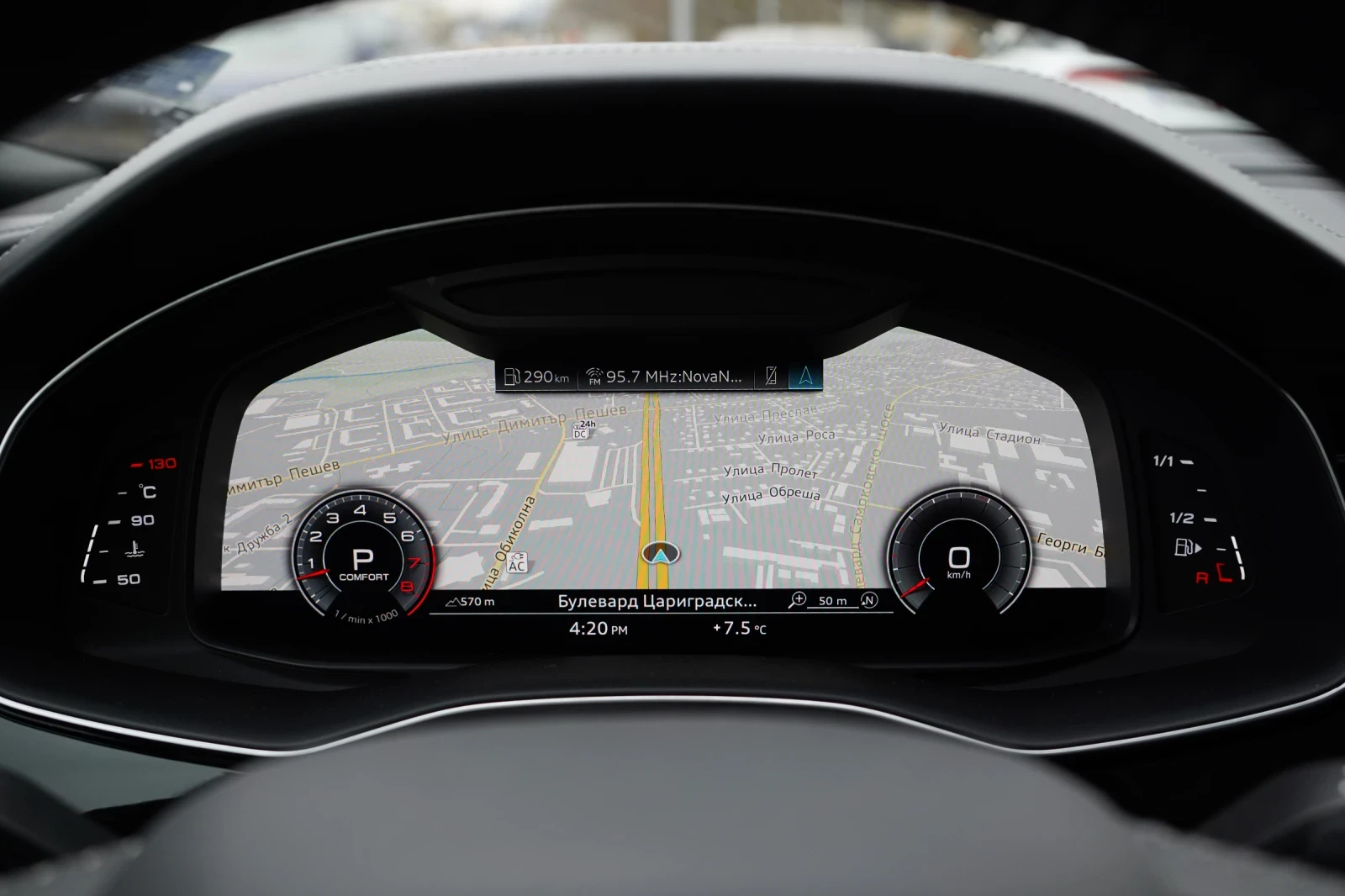 Audi Q8 130км каско история Matrix headup нов алтернатор, снимка 11 - Автомобили и джипове - 53906656