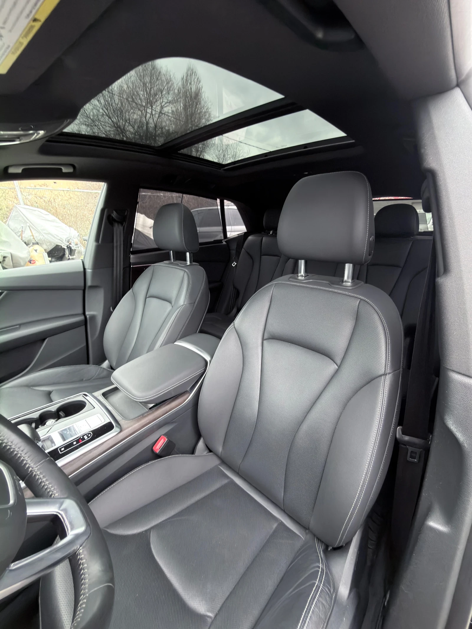 Audi Q8 130км каско история Matrix headup нов алтернатор, снимка 12 - Автомобили и джипове - 53906656