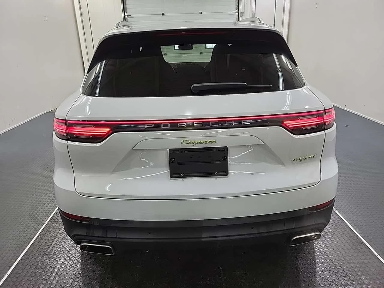 Porsche Cayenne * E Hybrid * 360 * АМБИЕНТНО * ОБДУХВАНЕ, снимка 4 - Автомобили и джипове - 54150678