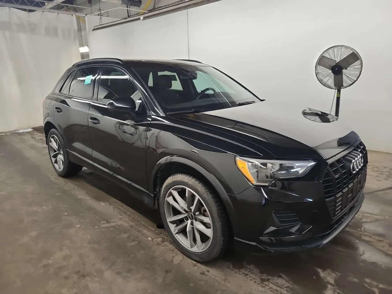 Audi Q3  CARFAX | AVTOKREDIT | LED | PANO | KOJA , снимка 2 - Автомобили и джипове - 55052454