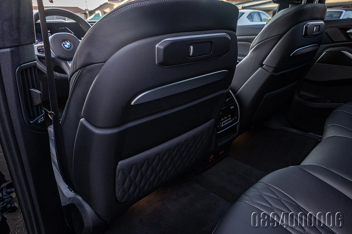 BMW X7 40d M SPORT PACK CARBON F-LIFT INDIVID PANO ОБДУХВ, снимка 13 - Автомобили и джипове - 55094397