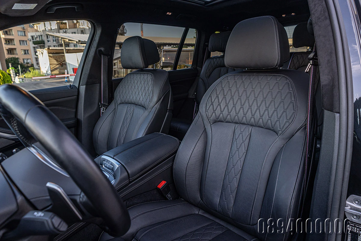 BMW X7 40d M SPORT PACK CARBON F-LIFT INDIVID PANO ОБДУХВ, снимка 11 - Автомобили и джипове - 55094397