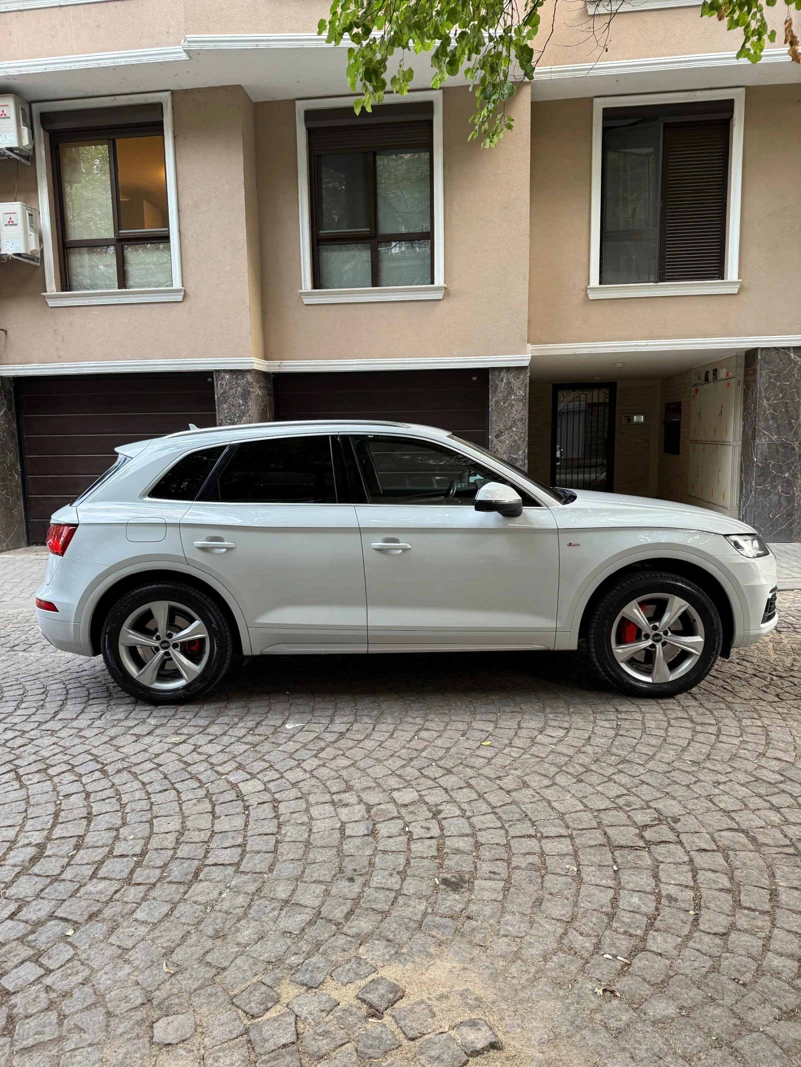 Audi Q5, снимка 7 - Автомобили и джипове - 55562575