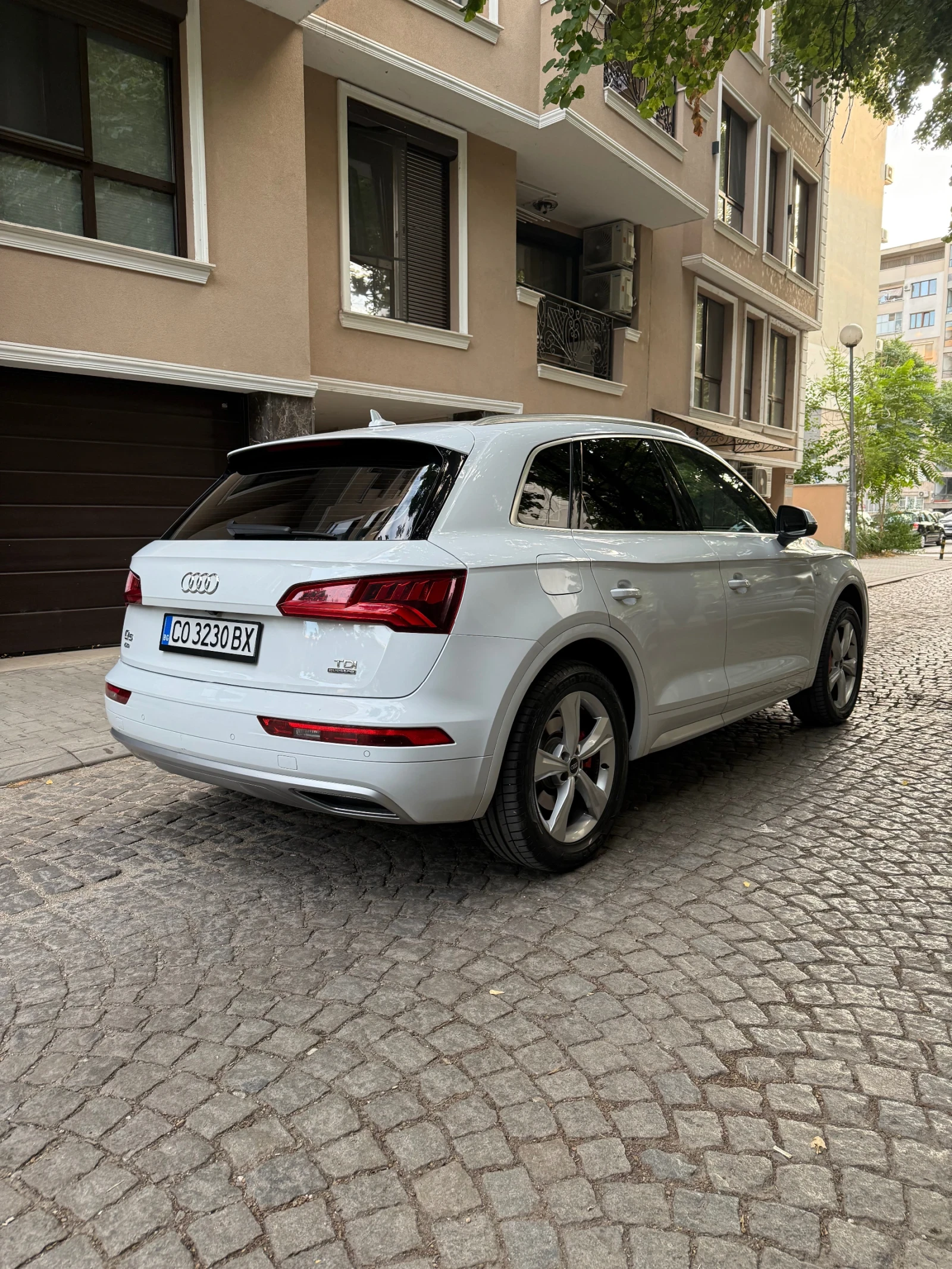 Audi Q5, снимка 8 - Автомобили и джипове - 55562575