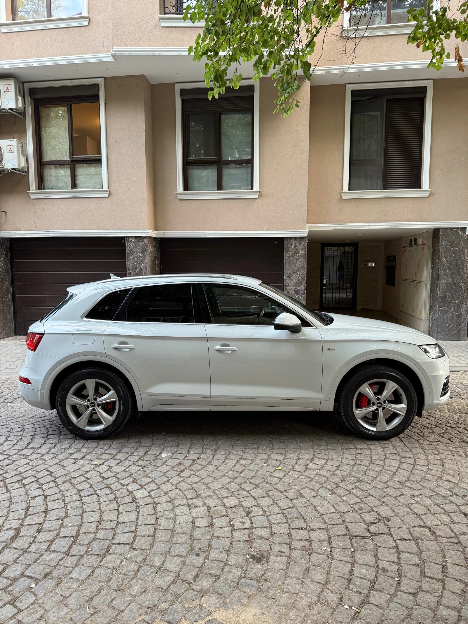 Audi Q5, снимка 4 - Автомобили и джипове - 55562575