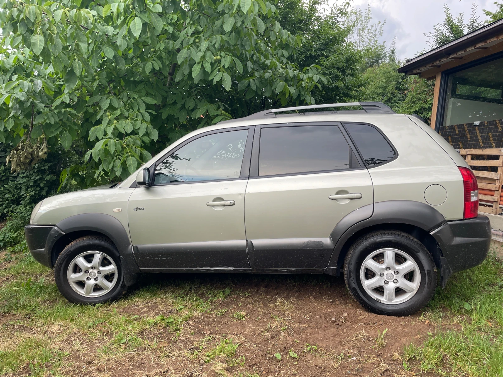 Hyundai Tucson 2.0 CRDI, снимка 7 - Автомобили и джипове - 56301027