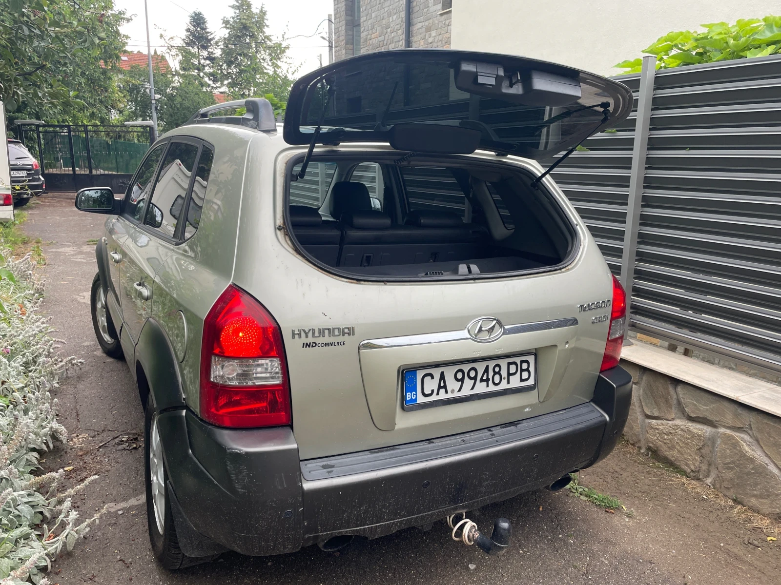 Hyundai Tucson 2.0 CRDI, снимка 4 - Автомобили и джипове - 56301027