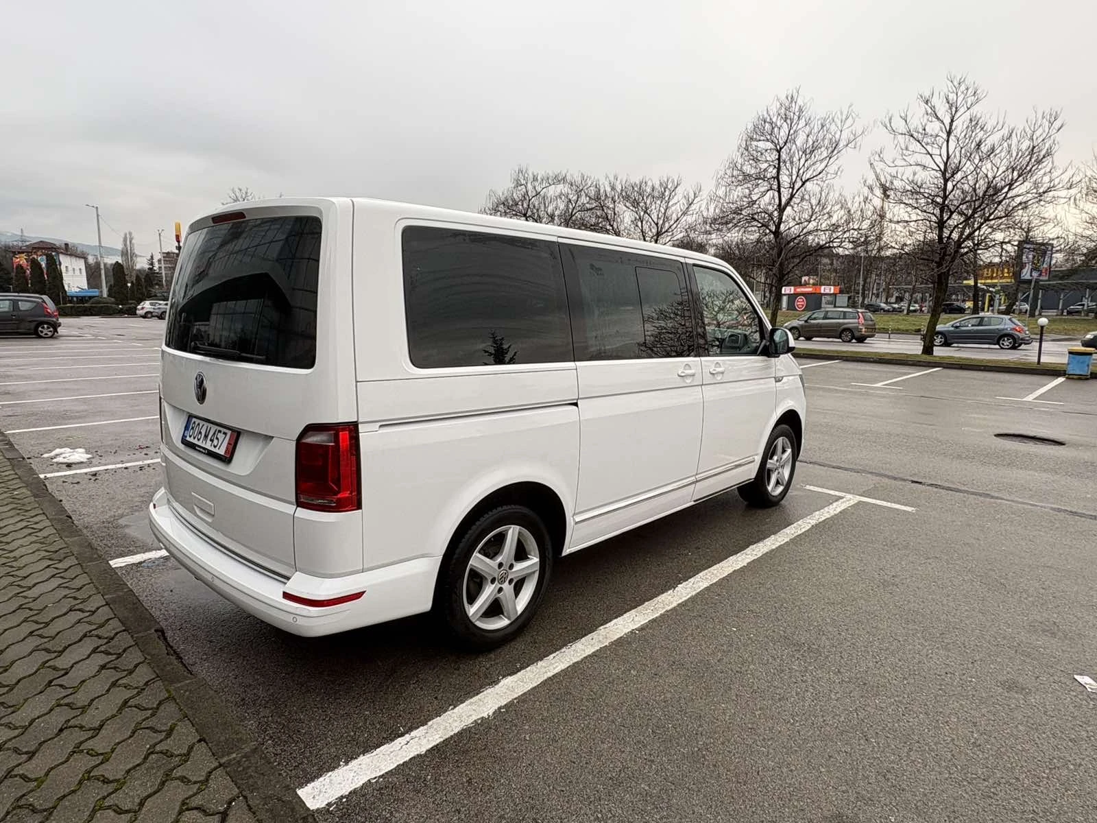VW Multivan 2.0TDi 1850000 km Full 4x4 HIGHLINE, снимка 7 - Бусове и автобуси - 54613490