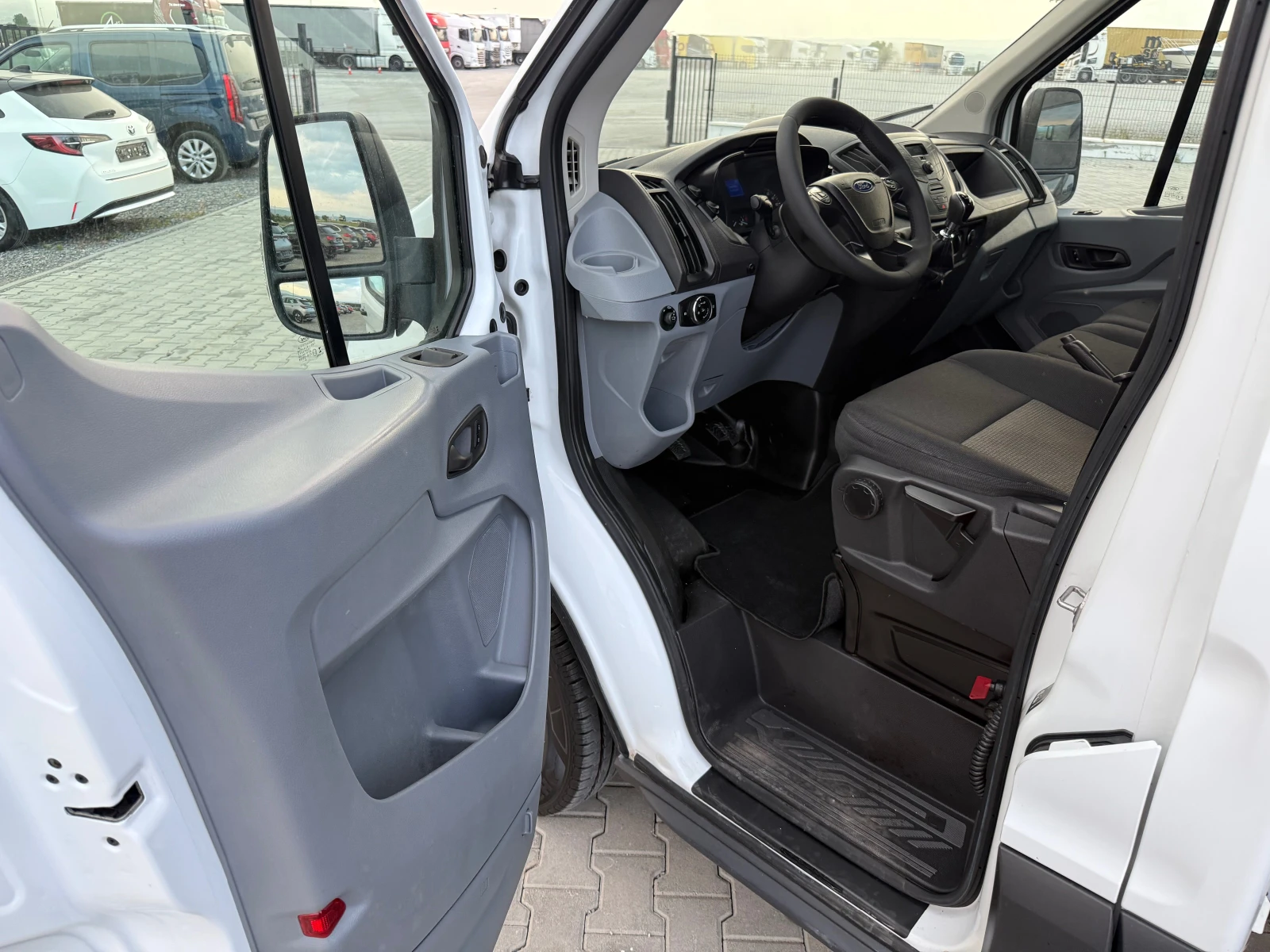 Ford Transit 2.0tdci 130 ks ТРИСТРАННО !!! - изображение 10