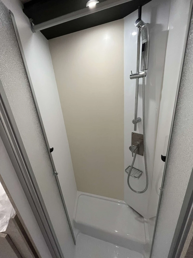 Кемпер McLouis MC4 AT 170к.с.  , снимка 10 - Каравани и кемпери - 51373582