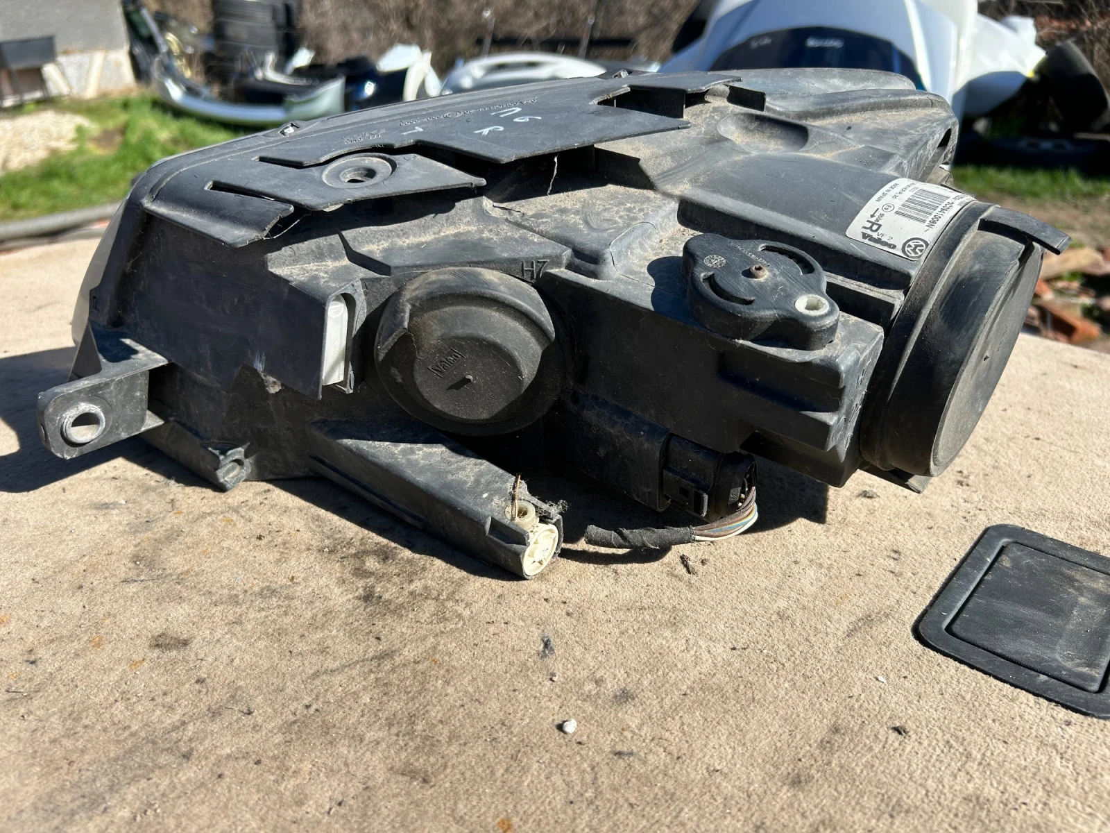 Десен фар  Volkswagen Passat 6 , снимка 3 - Части - 53893984