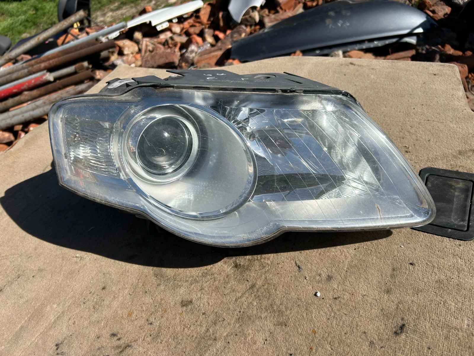 Десен фар  Volkswagen Passat 6 