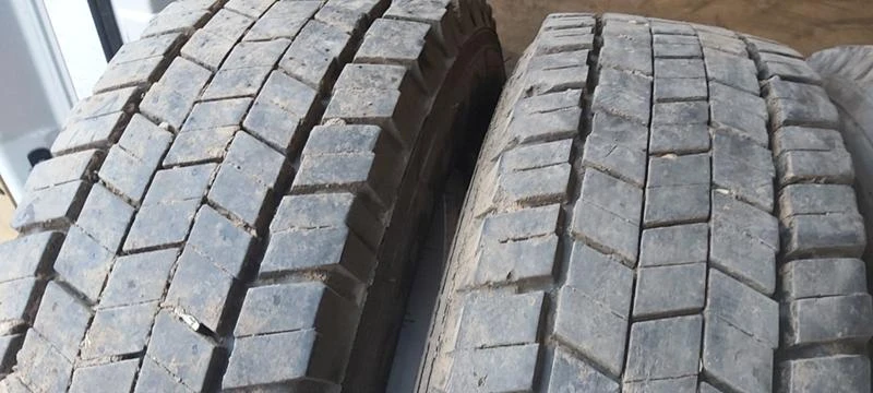 Гуми Летни 215/75R17.5, снимка 2 - Гуми и джанти - 41999151