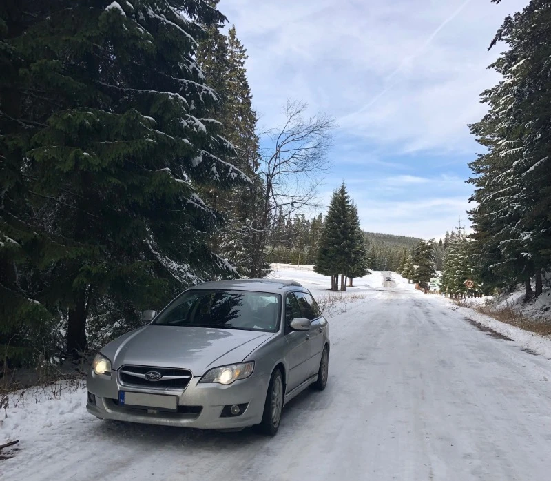 Subaru Legacy 2.0R, снимка 3 - Автомобили и джипове - 47428619