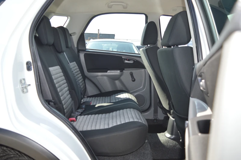 Suzuki SX4 FACELIFT , снимка 15 - Автомобили и джипове - 51200506