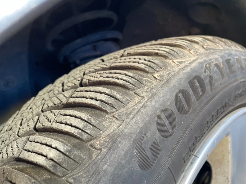 BMW 320 * Navi* 163 * Dynamic xenon * Light pack * Кожа, снимка 13 - Автомобили и джипове - 52937292