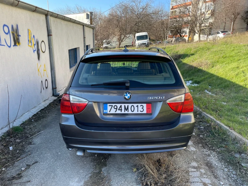 BMW 320 * Navi* 163 * Dynamic xenon * Light pack * Кожа, снимка 3 - Автомобили и джипове - 52937292