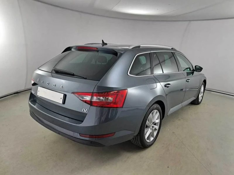 Skoda Superb IV Plug-in Hybrid, снимка 3 - Автомобили и джипове - 48878399