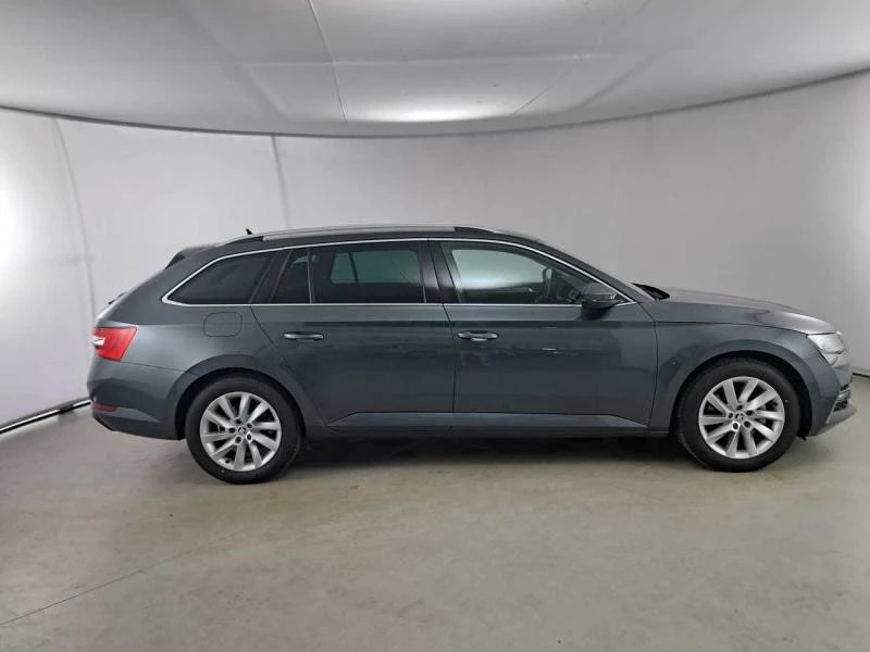 Skoda Superb IV Plug-in Hybrid, снимка 4 - Автомобили и джипове - 48878399