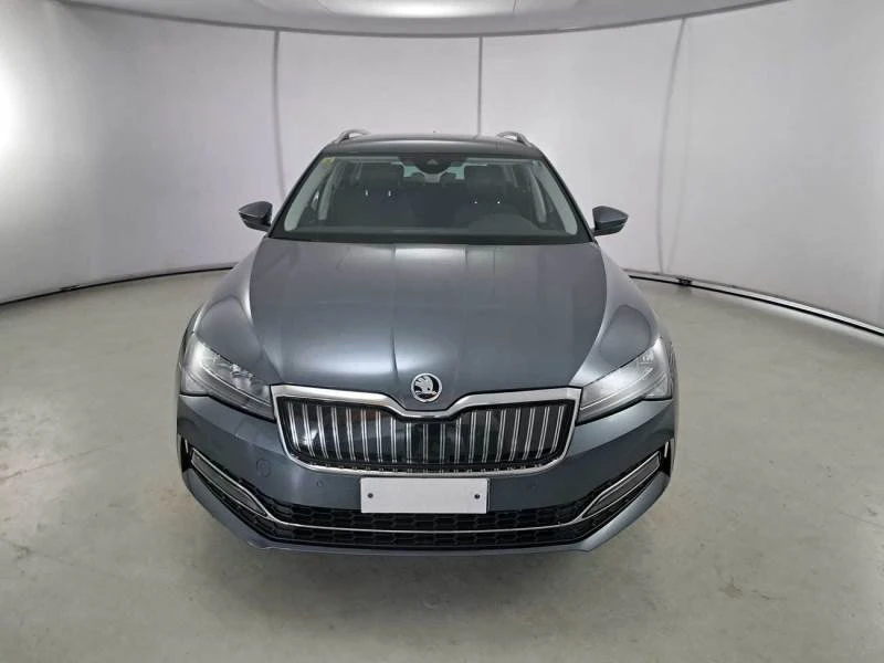 Skoda Superb IV Plug-in Hybrid, снимка 2 - Автомобили и джипове - 48878399