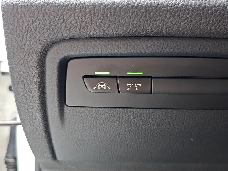 BMW 320 i - САМО 30% АВАНС, снимка 17 - Автомобили и джипове - 56304458
