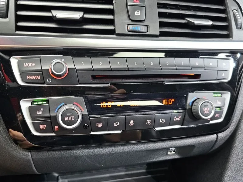 BMW 320 i - САМО 30% АВАНС, снимка 16 - Автомобили и джипове - 56304458