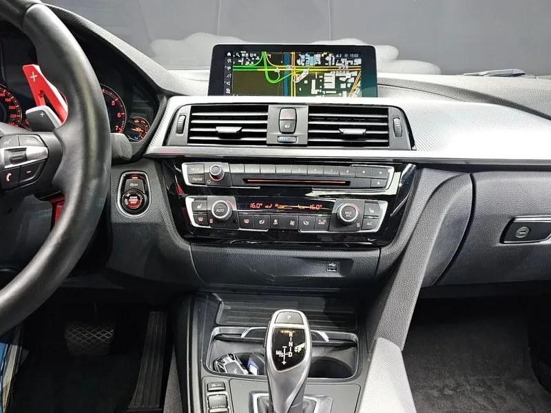 BMW 320 i - САМО 30% АВАНС, снимка 14 - Автомобили и джипове - 56304458
