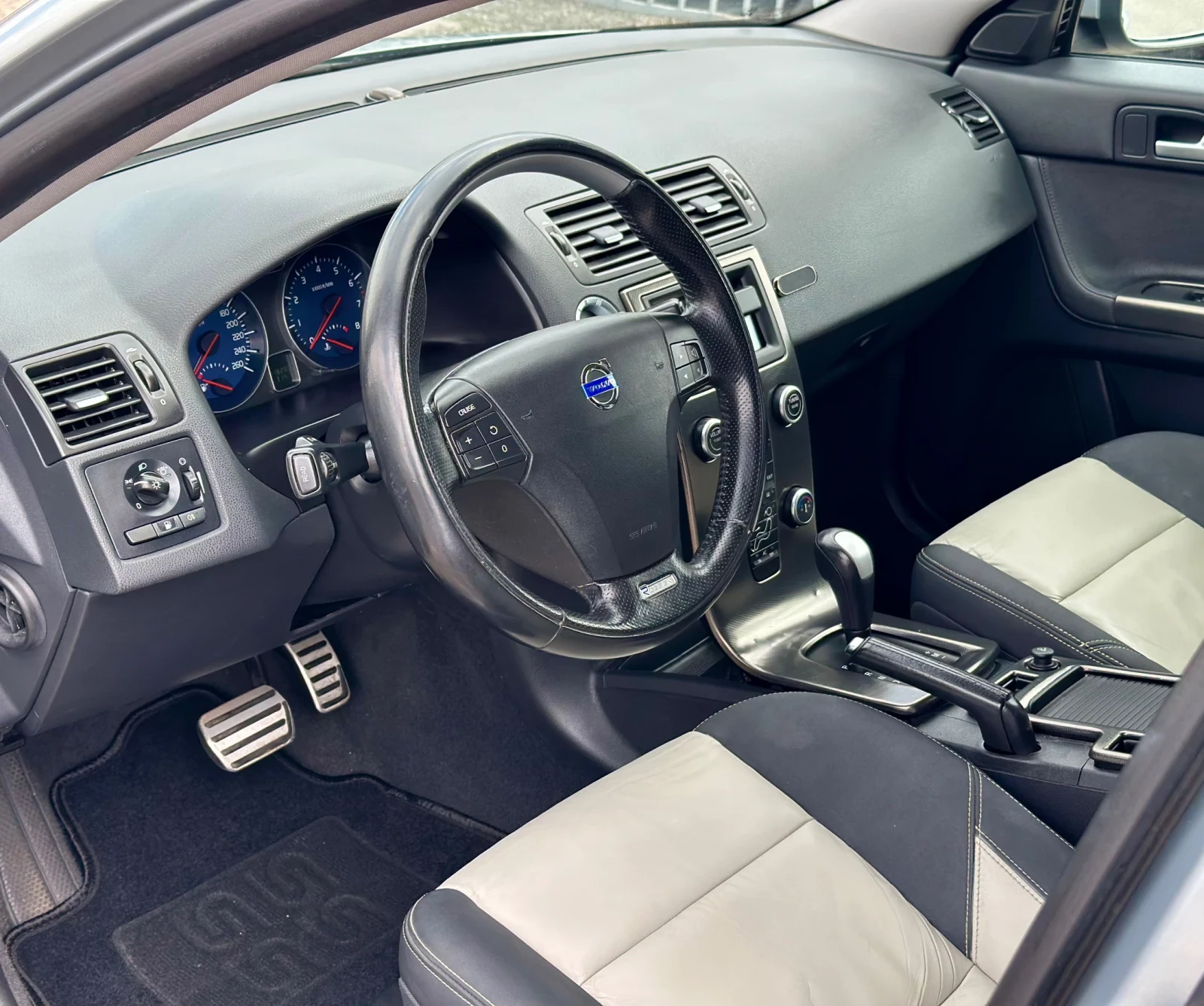 Volvo S40 2.5 R Design Face Като Нова За Ценители - изображение 7