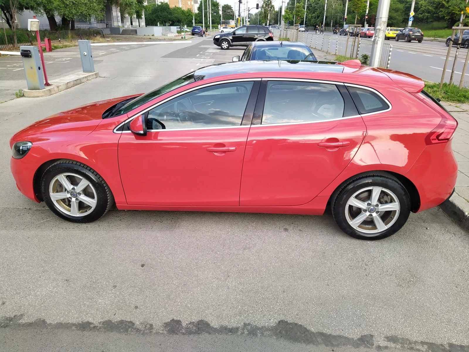 Volvo V40  - изображение 10