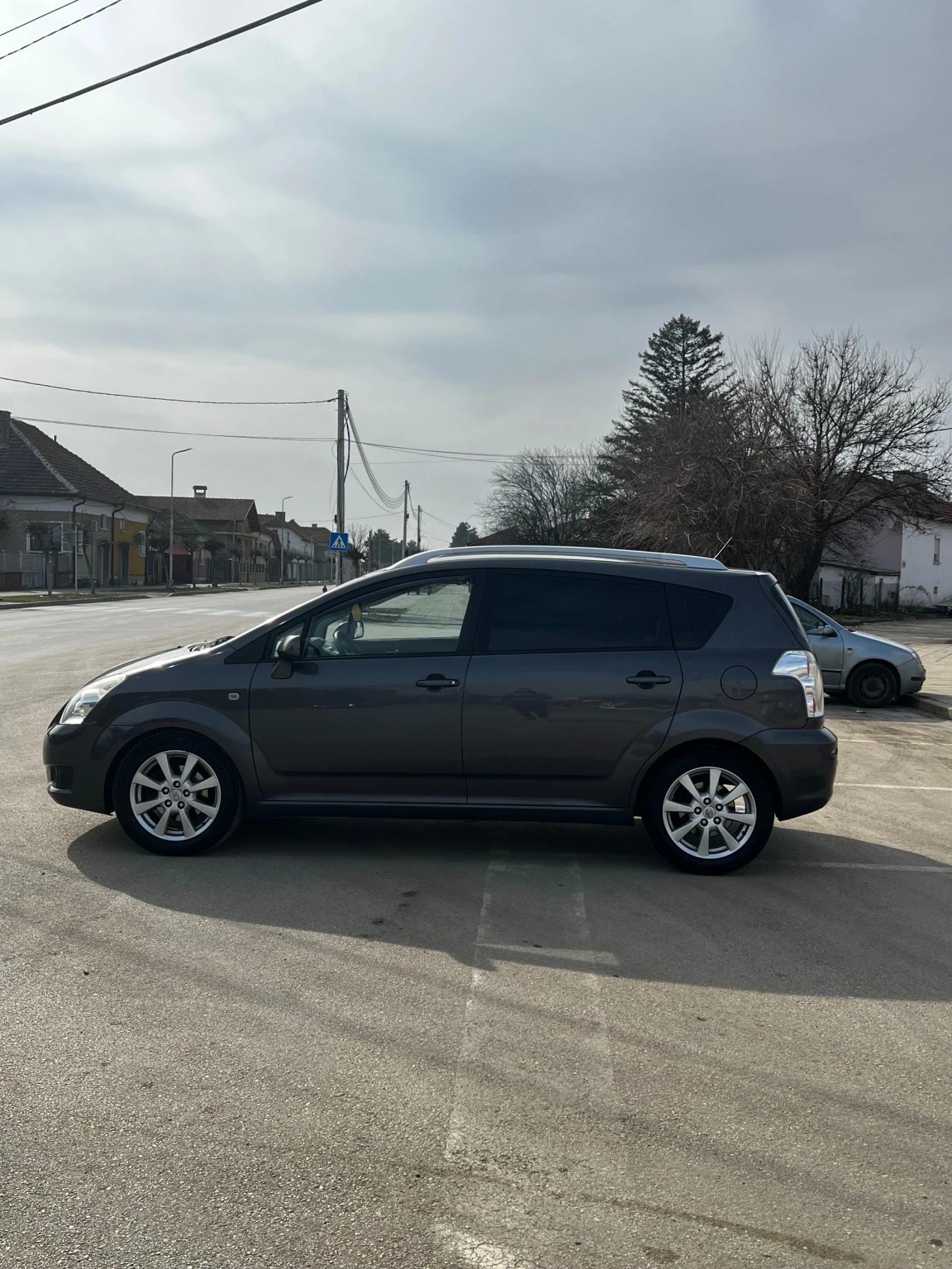 Toyota Corolla verso Toyota Corolla Verso 2.2 D4D 136hp, снимка 8 - Автомобили и джипове - 53726166