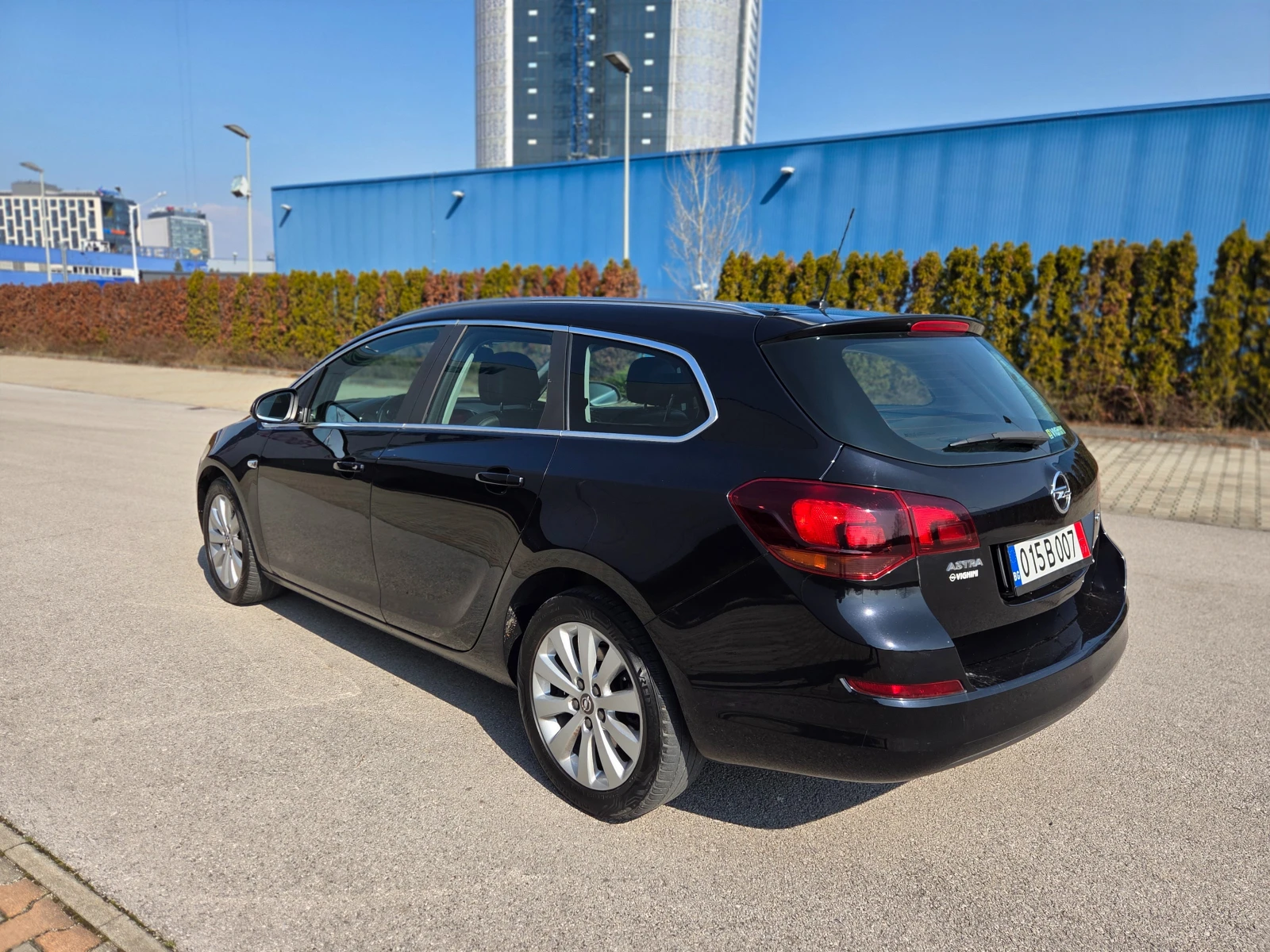 Opel Astra 1.7CDTi COSMO* ОТЛИЧНА*  - изображение 2