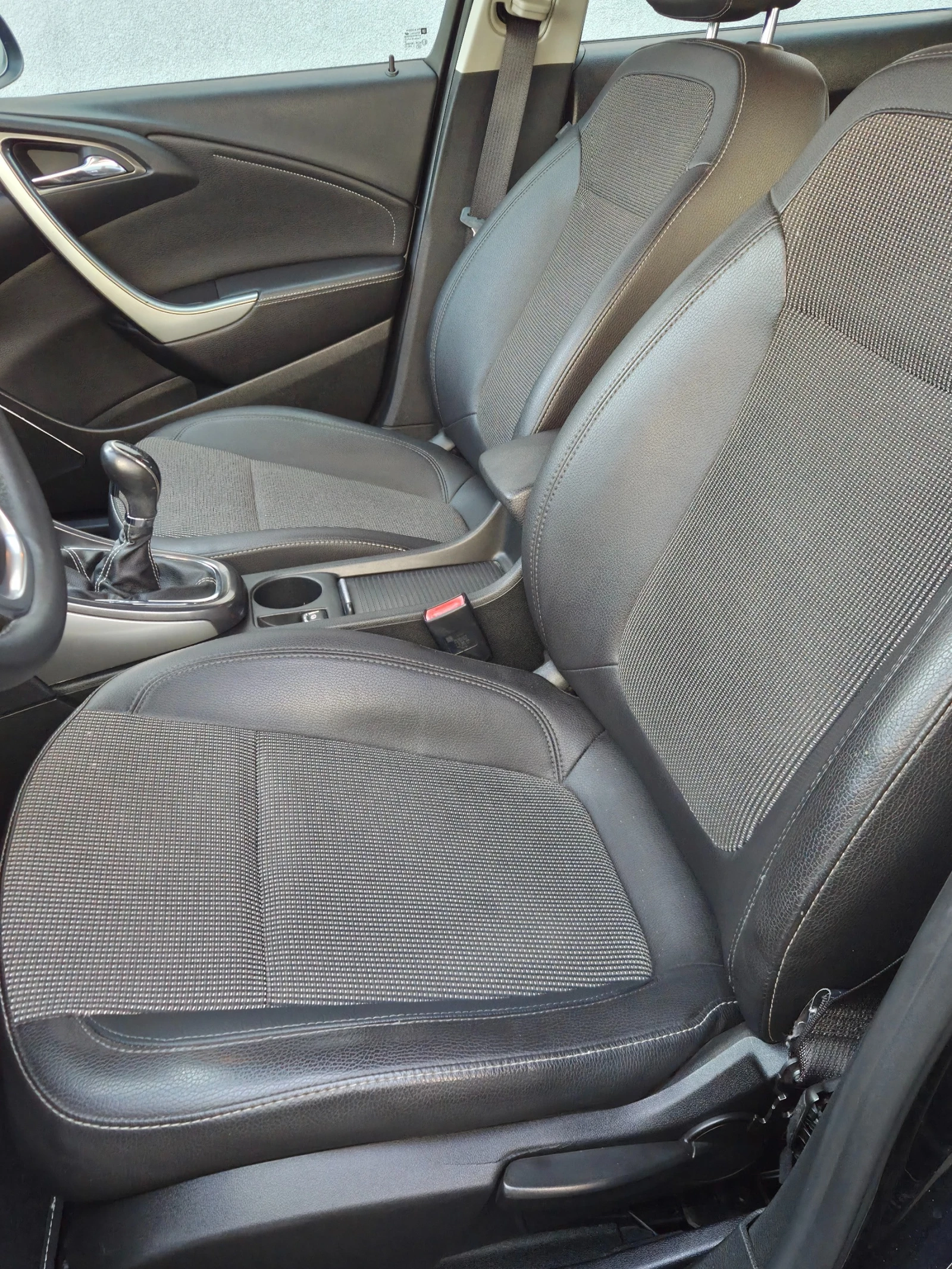 Opel Astra 1.7CDTi COSMO* ОТЛИЧНА*  - изображение 6