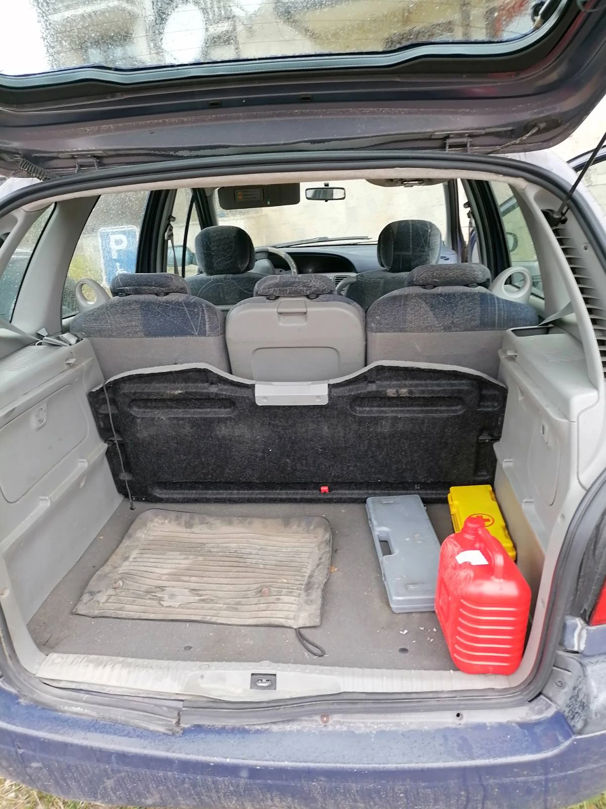 Renault Megane Scenic, снимка 6 - Автомобили и джипове - 53890701