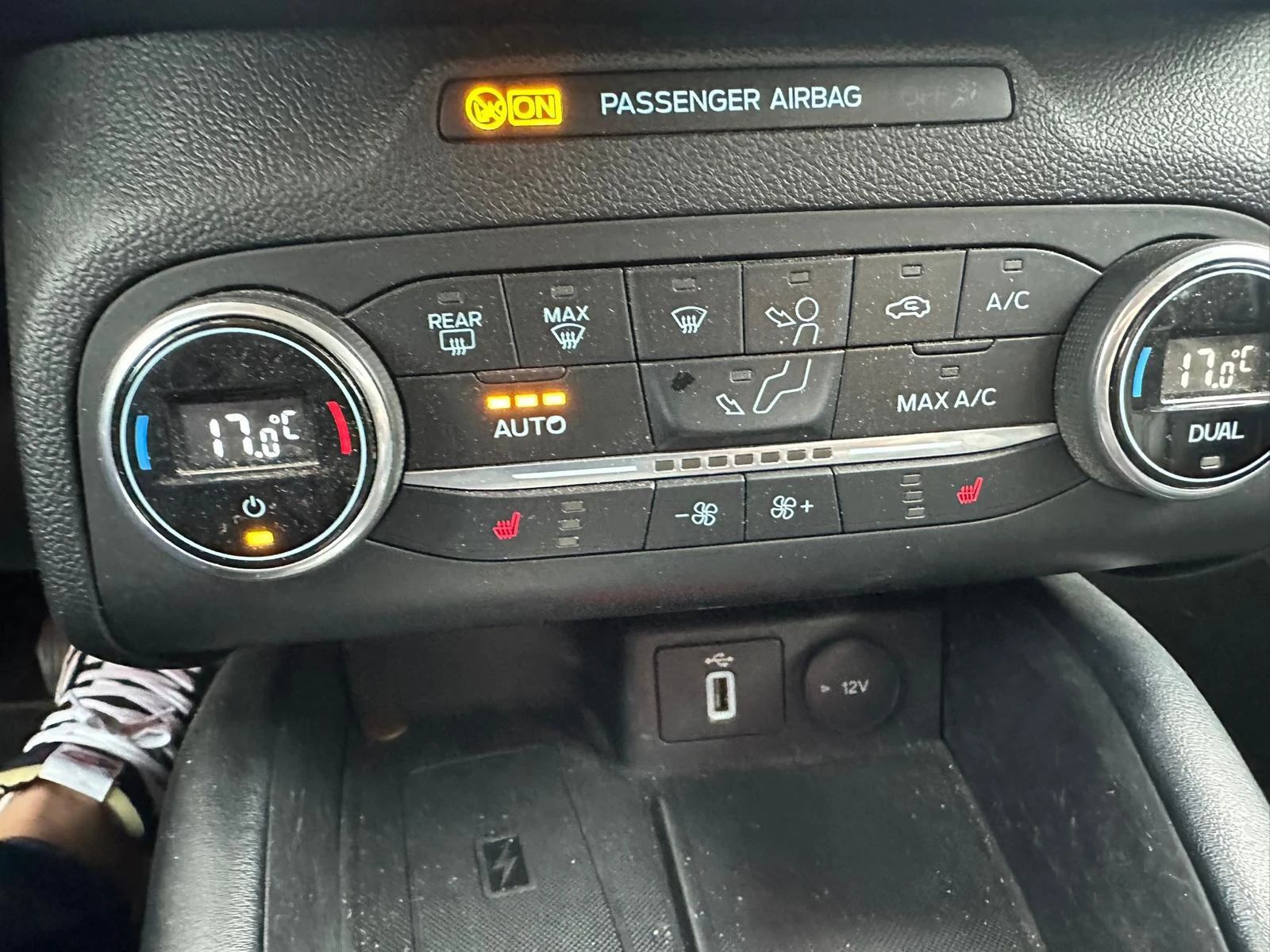 Ford Focus 1.5 TDCI EcoBlue / VIGNALE, снимка 13 - Автомобили и джипове - 53913376