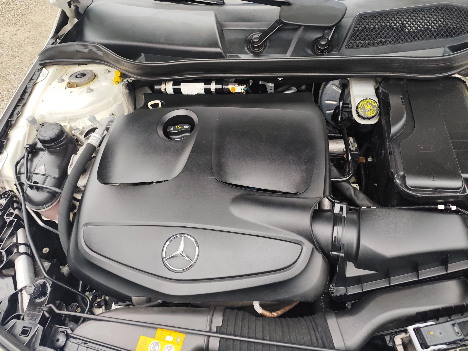 Mercedes-Benz CLA 180 1.6i* EURO6* NAVI* CAMERA* КОЖА* , снимка 15 - Автомобили и джипове - 54022555