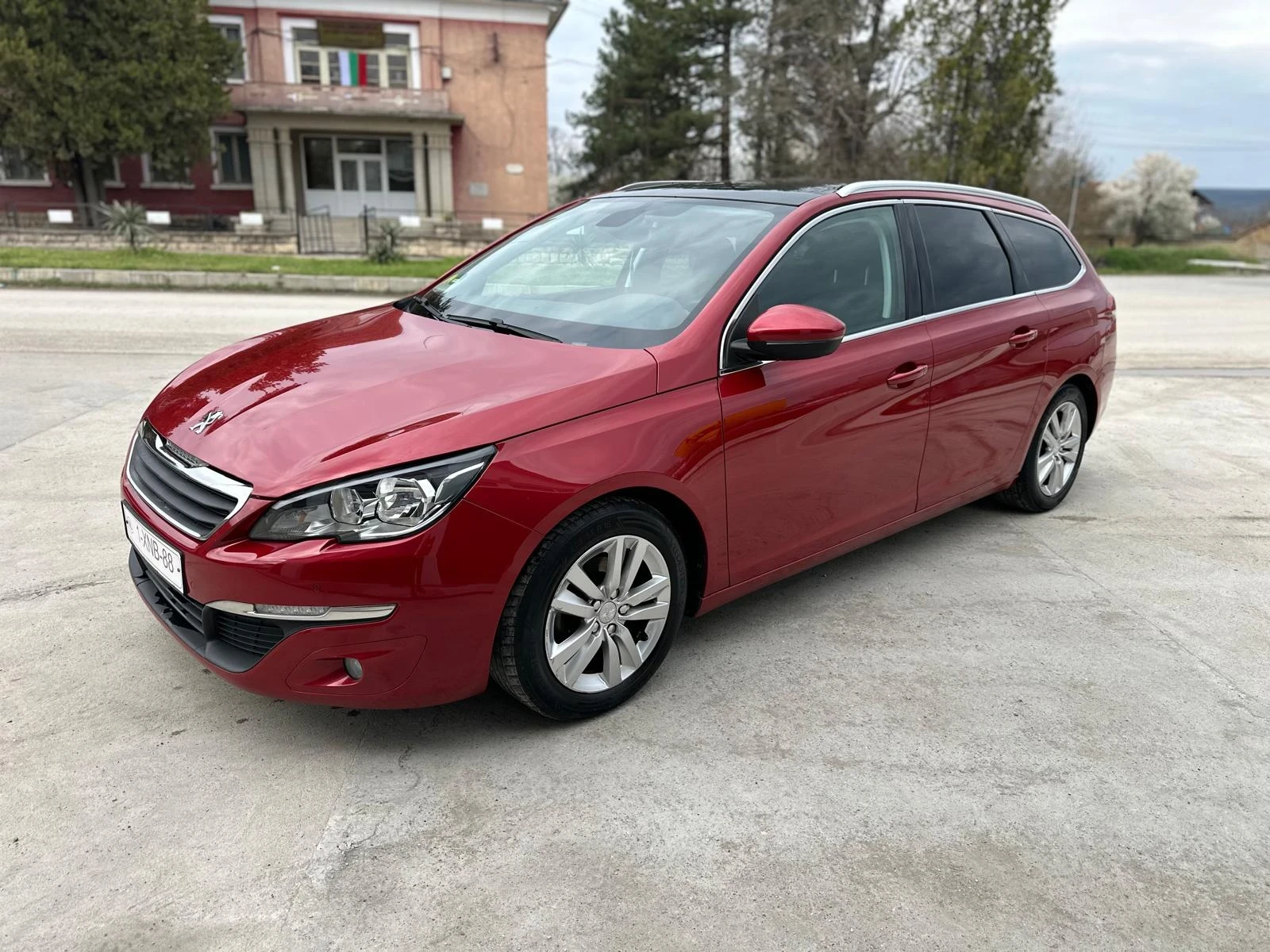 Peugeot 308 1.6 TDI, снимка 2 - Автомобили и джипове - 54084426