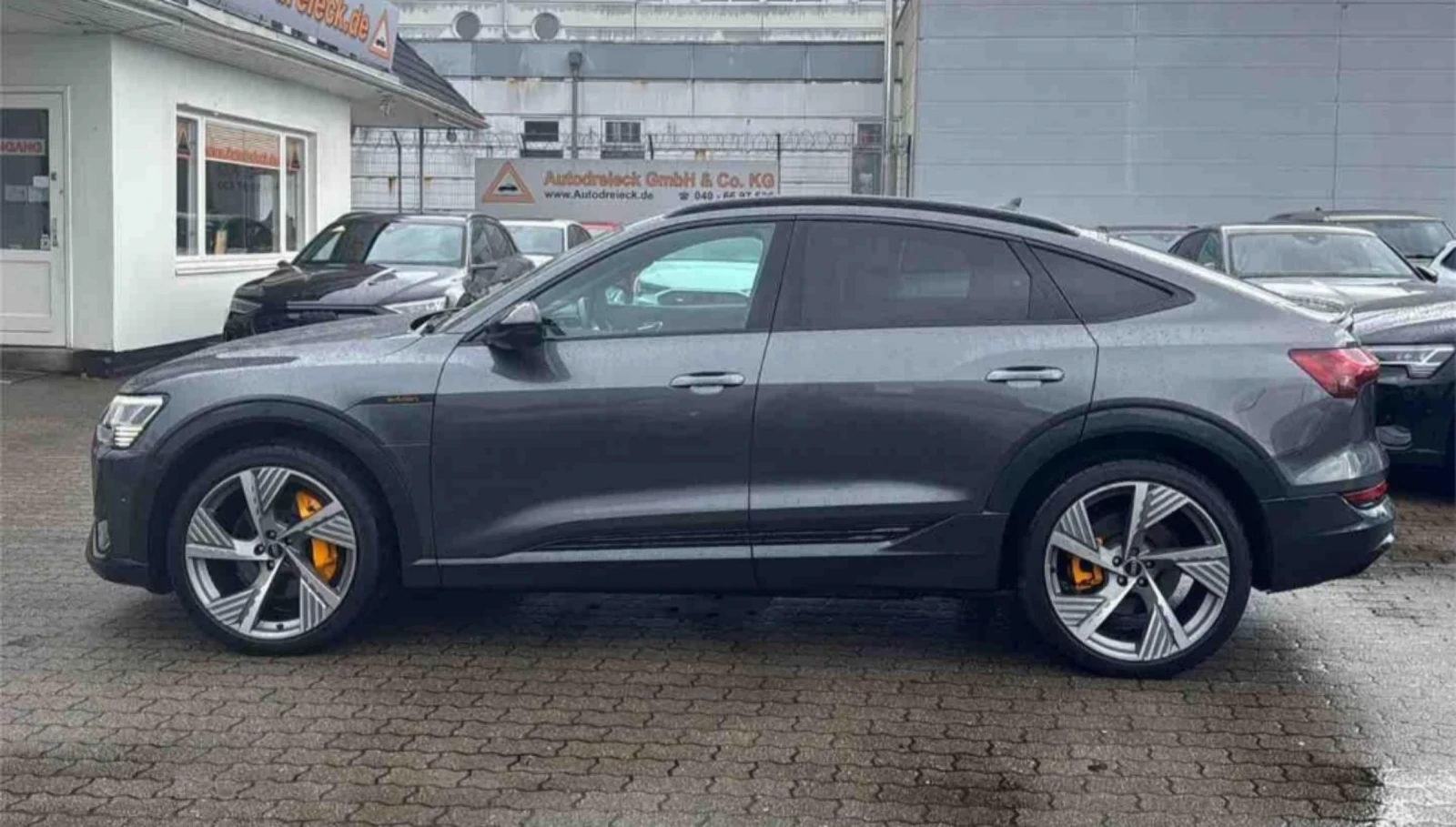 Audi E-Tron 55 2xS line/Sportback/Exclusive/360* /Hud, снимка 7 - Автомобили и джипове - 54260539