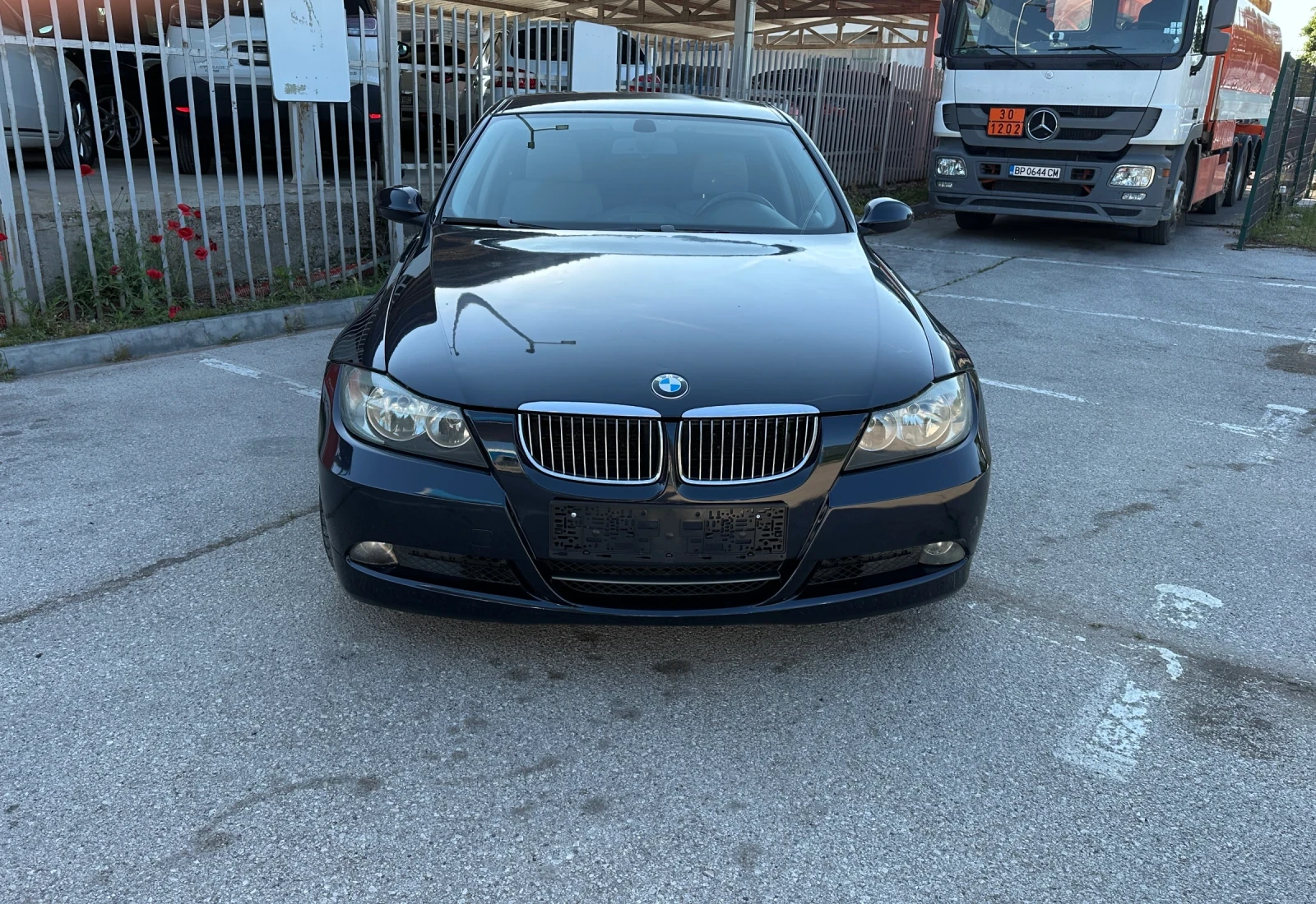BMW 330 xDRIVE - 3.0TDI - НАВИГАЦИЯ - РЕАЛНИ КИЛОМЕРИ, снимка 2 - Автомобили и джипове - 54438942