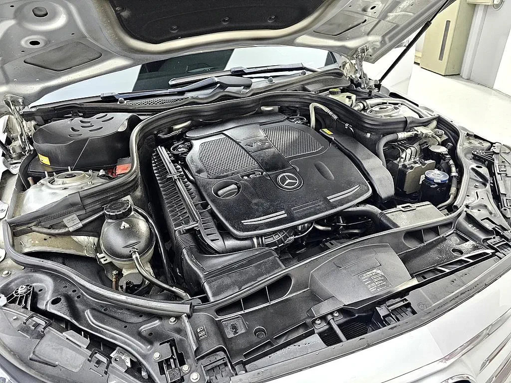 Mercedes-Benz E 300 4MATIC AMG LINE/ПОДГРЕВ/ 360CAM/PANO, снимка 6 - Автомобили и джипове - 55204101